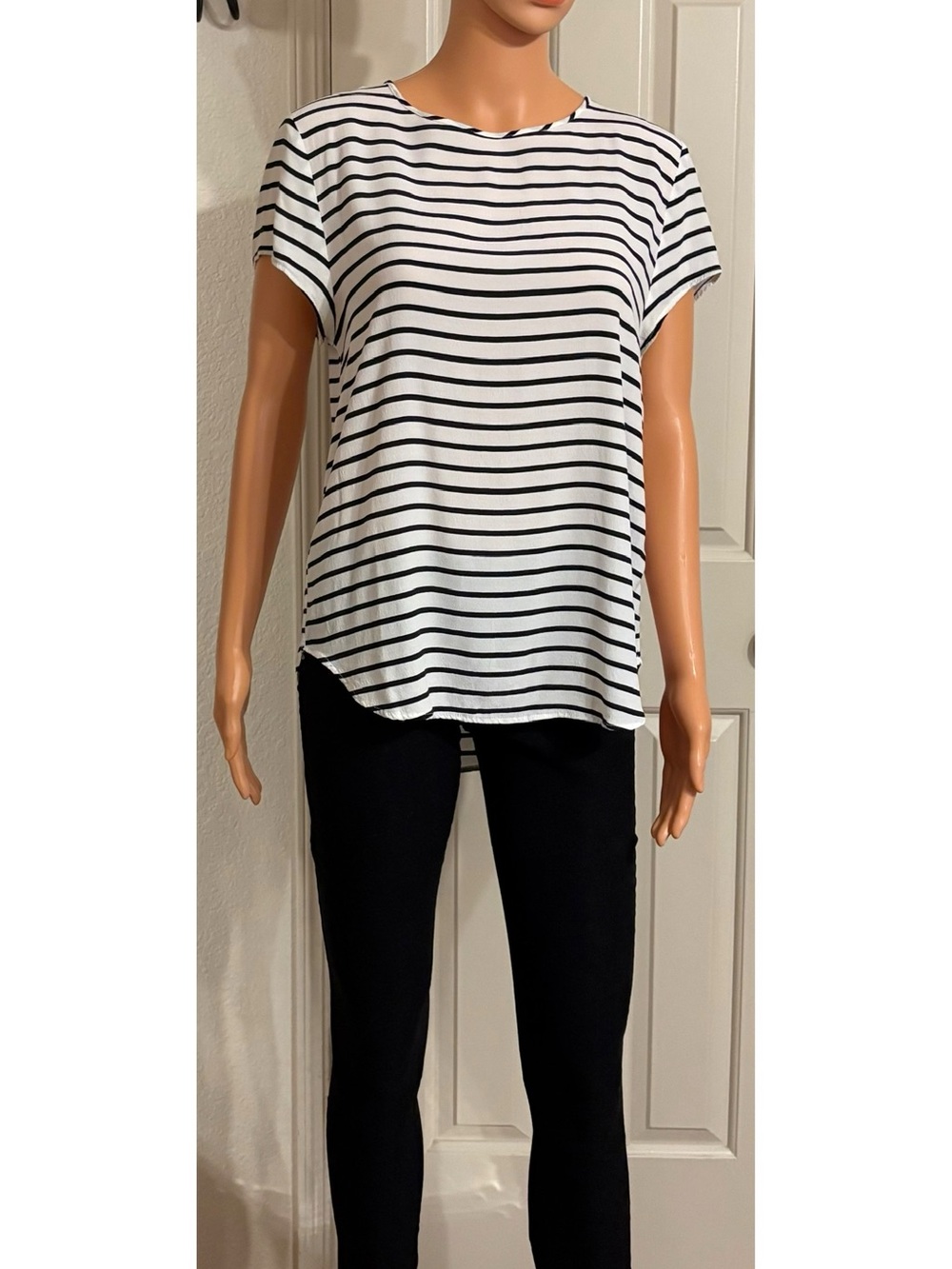 H&M White and Black Striped Short Sleeve Top